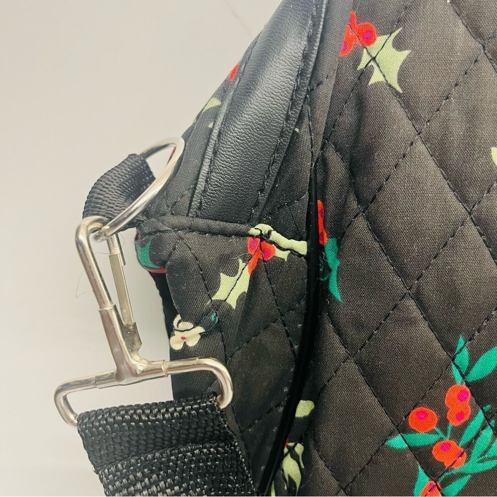 Quilted Holly Travel Set - Picture 6 of 13